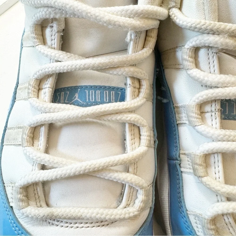 Deadstock Air Jordan 11 Retro Low Og UNC 2017 Size 11 528895 106 University Blue